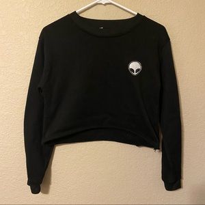 ❤️Black Alien Embroidered Crop Top